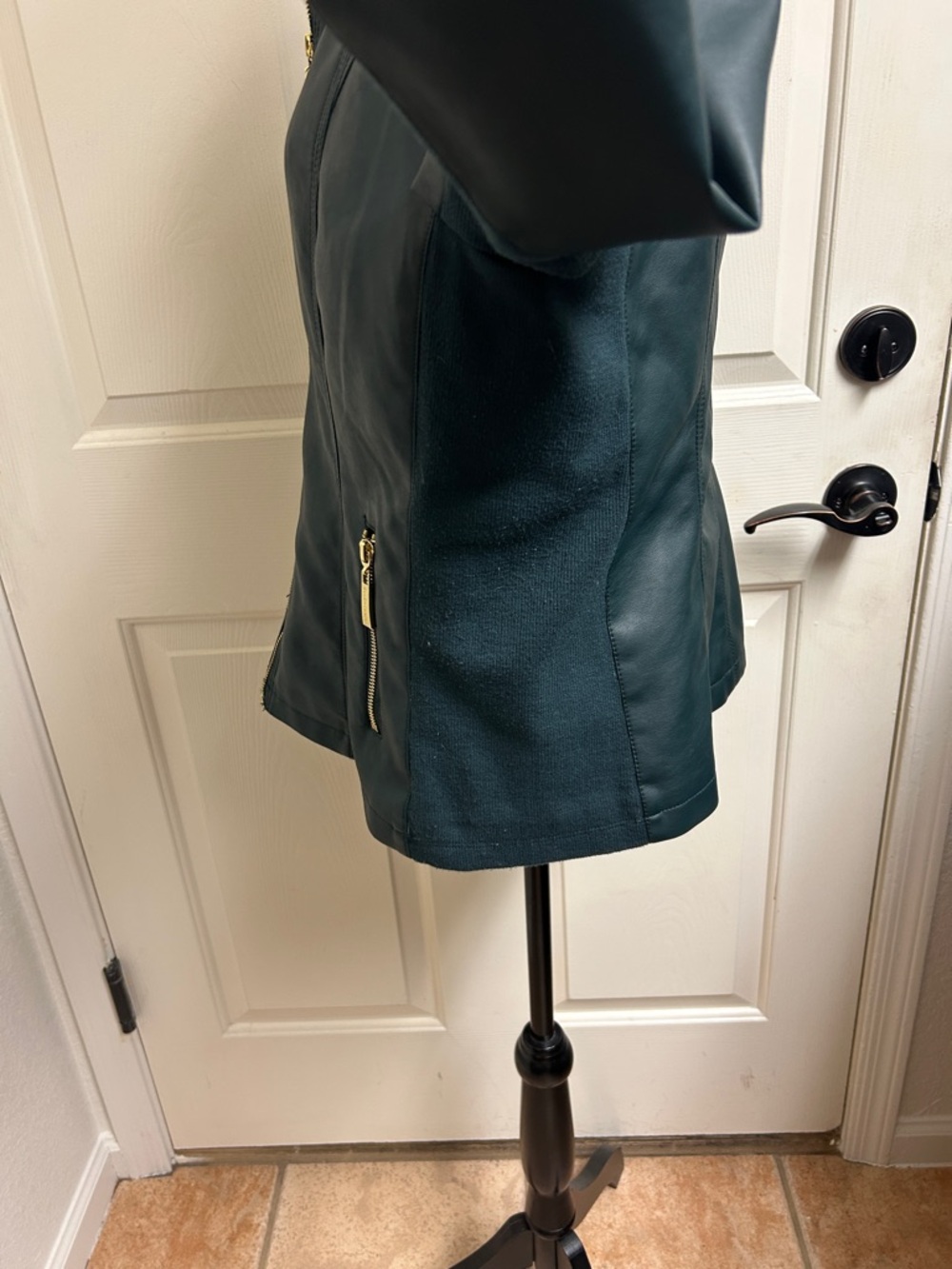 ELLEN TRACY Large Forest Green Coat, Face 100% Polyurethane, Back 50% Viscose - Picture 9 of 11